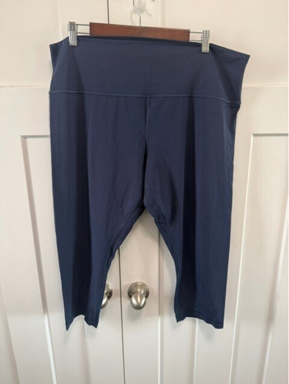 NWOT Lululemon shiny Navy size 20  22" inseam plus size